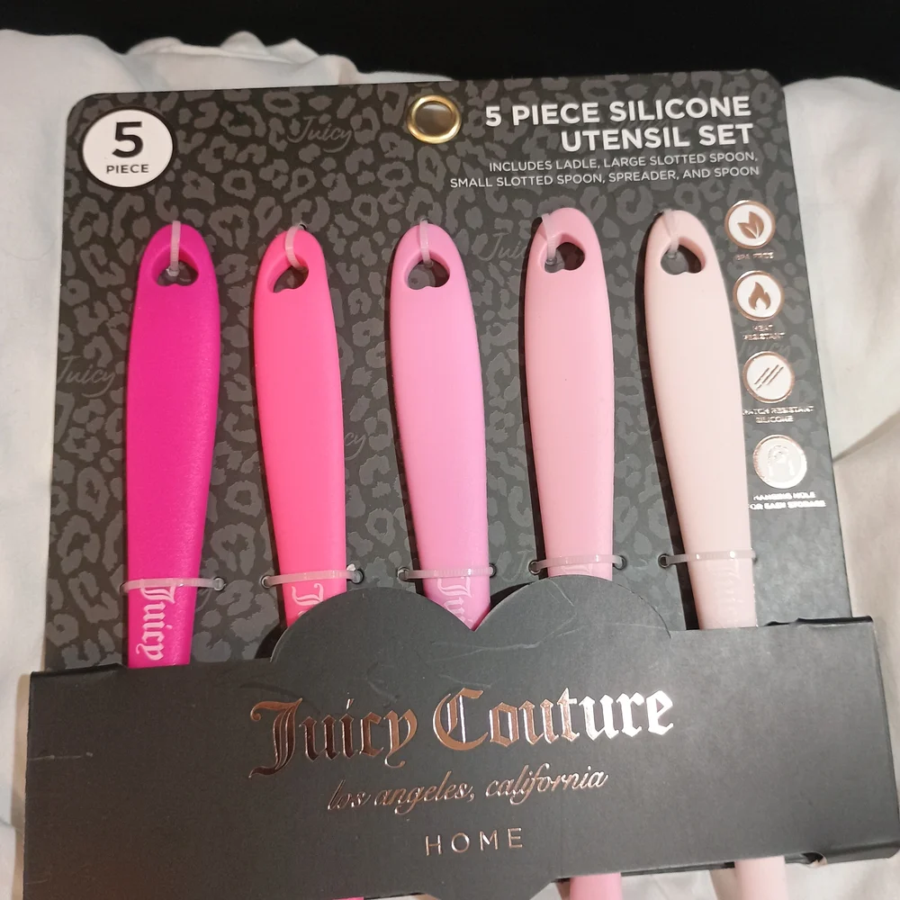 New Juicy Couture Five Piece Pink Silicone Utensil Set